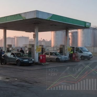 Védett üzemanyagárak hosszú távú terhei a magyar autósokra